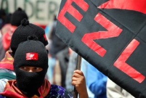 zapatistas con bandera
