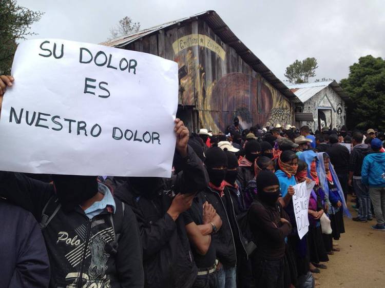 EZLN con padres de normalistas